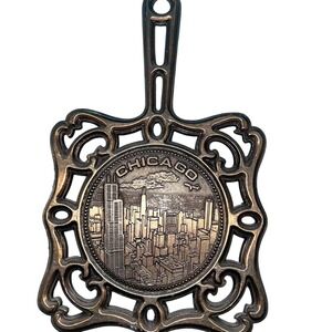 Vintage Cast Iron Chicago Skyline Souvenir Trivet Wall Decor Bronze‎ Look